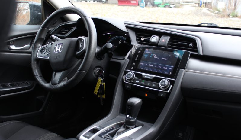 
								Honda Civic LX 2017 full									