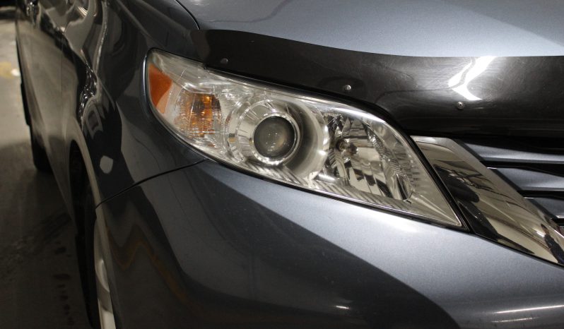 
								Toyota Sienne SE 2017 full									