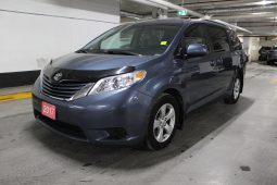 
										Toyota Sienne SE 2017 full									