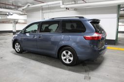
										Toyota Sienne SE 2017 full									