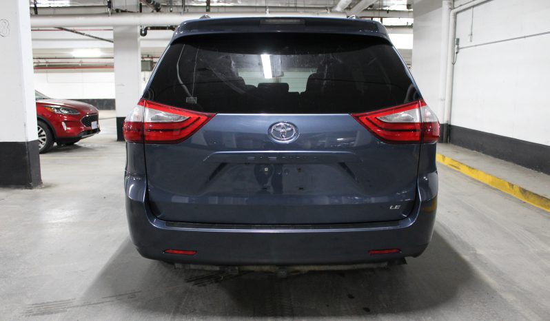 
								Toyota Sienne SE 2017 full									