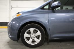 
										Toyota Sienne SE 2017 full									