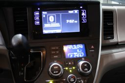 
										Toyota Sienne SE 2017 full									