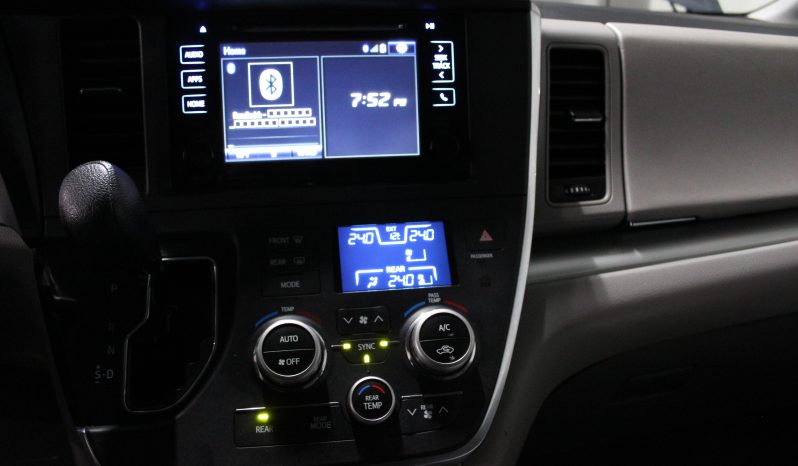 
								Toyota Sienne SE 2017 full									