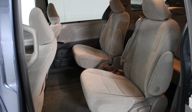 
								Toyota Sienne SE 2017 full									