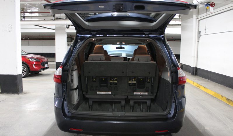 
								Toyota Sienne SE 2017 full									